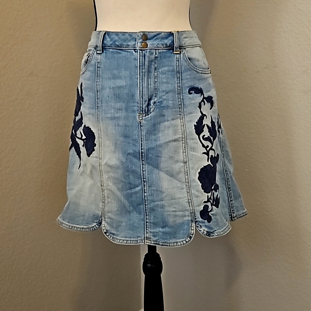 Anthropologie Pilcro Embroidered Denim Skirt, size 0